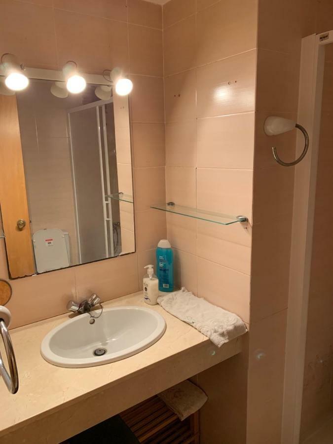 Apartamento Cambrilsfornia Apartment ภายนอก รูปภาพ