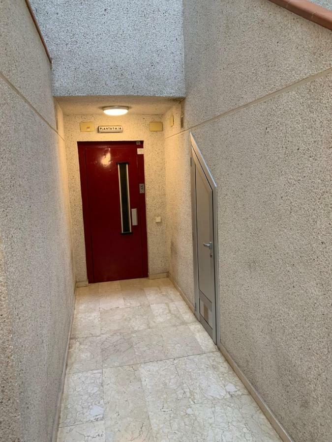 Apartamento Cambrilsfornia Apartment ภายนอก รูปภาพ